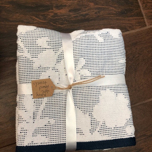 Modern Threads navy white hand towels NWT - Picture 3 of 3